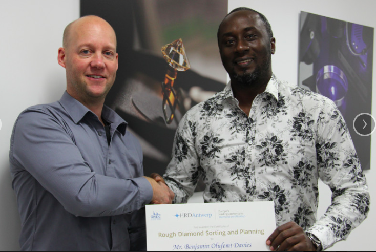 BENJAMIN DAVIES - BISHOPSTRADE CEO HRD ANTWERP ROUGH DIAMOND GRADING COURSE SEP 2019 BENJAMIN DAVIES - BISHOPSTRADE CEO HRD ANTWERP ROUGH DIAMOND GRADING COURSE SEP 2019